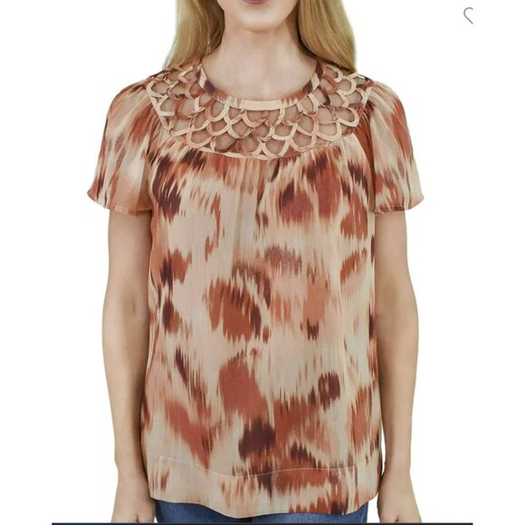 Bloomingdales Daniel Rainn Cutout Web Yoke Short Sleeve Top Size Medium NWT - Picture 2 of 8